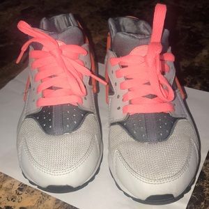 Girls Nike Huaraches